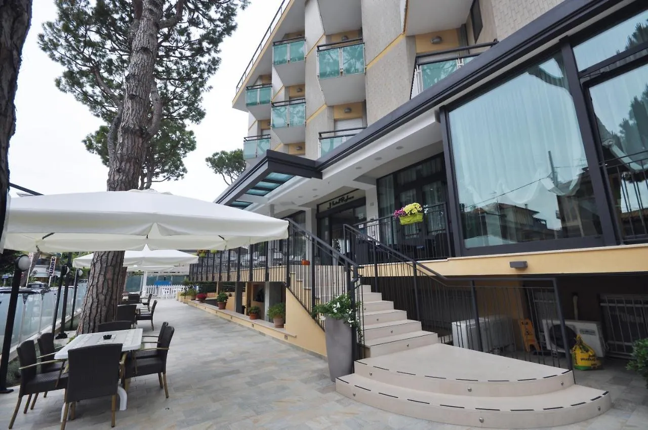 ***  ריצ'יונה Hotel Relax איטליה