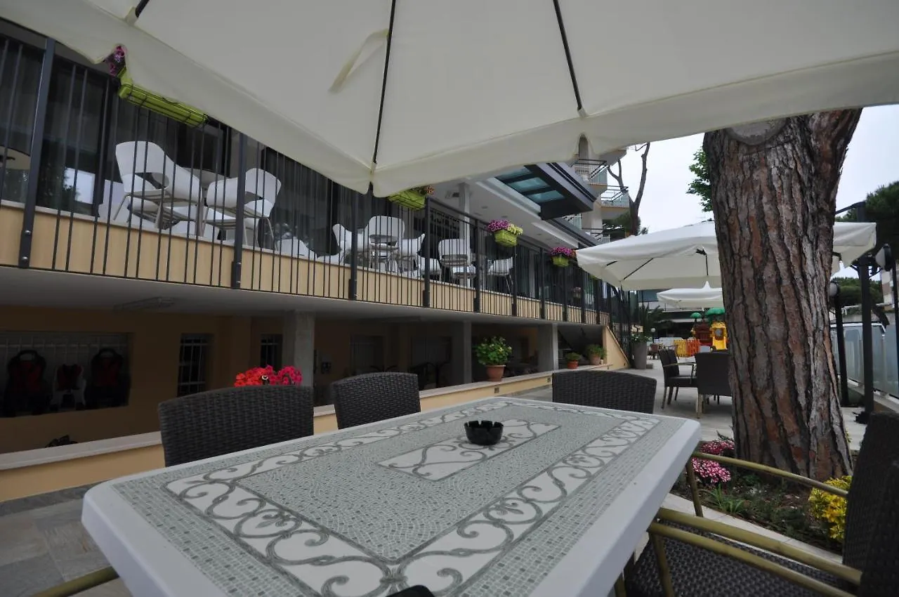 Hotel Relax Riccione 3*,  Italia